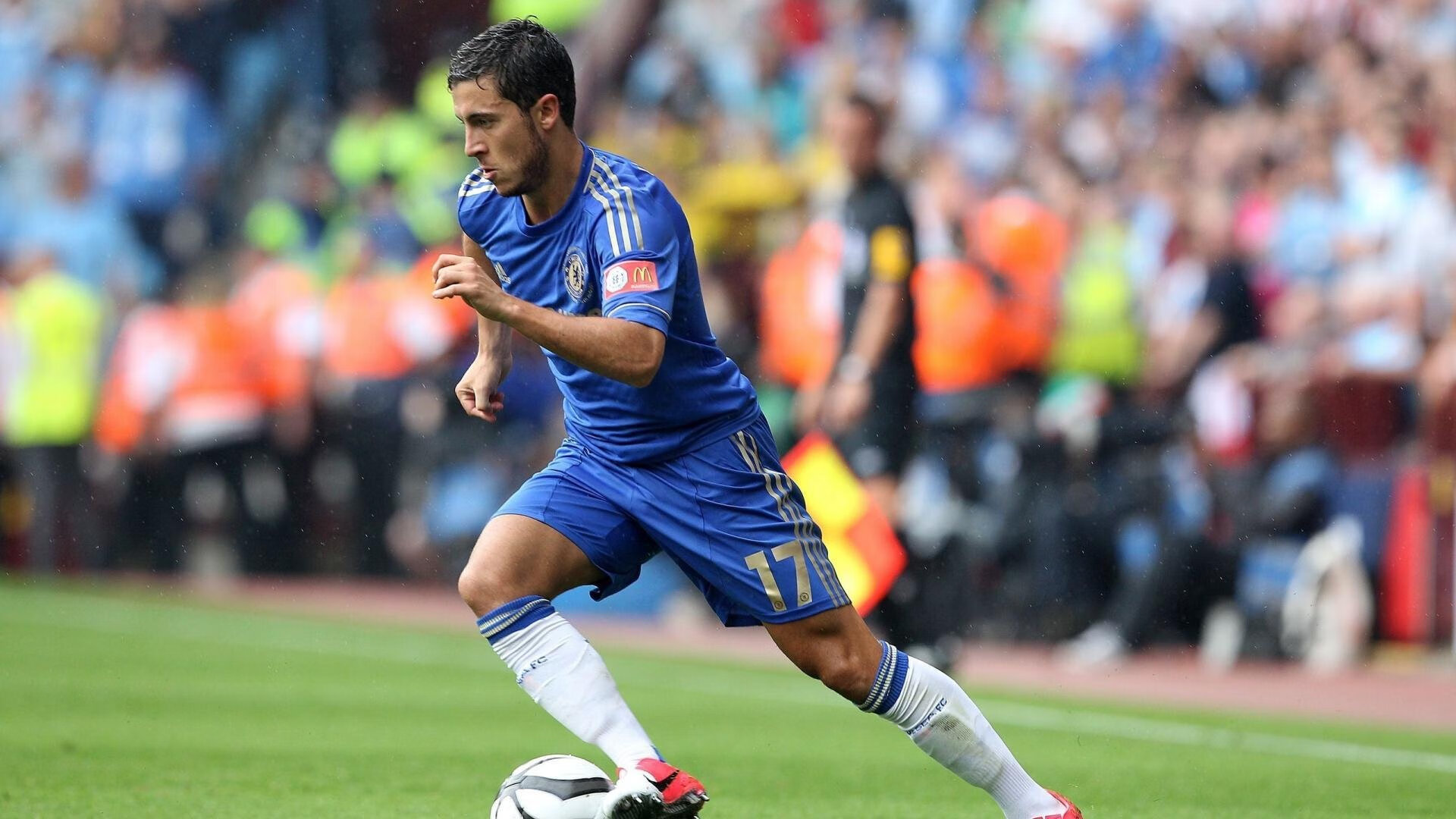 “帕布罗·马特拉的防守智慧与出色技术,塑造阿根廷美洲狮队未来”